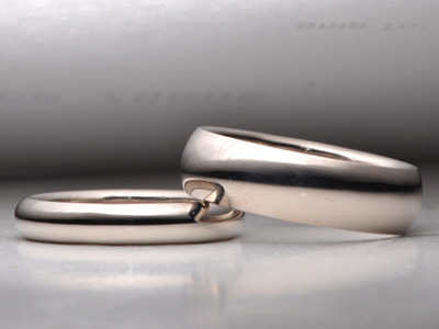18k White Gold Wedding Rings